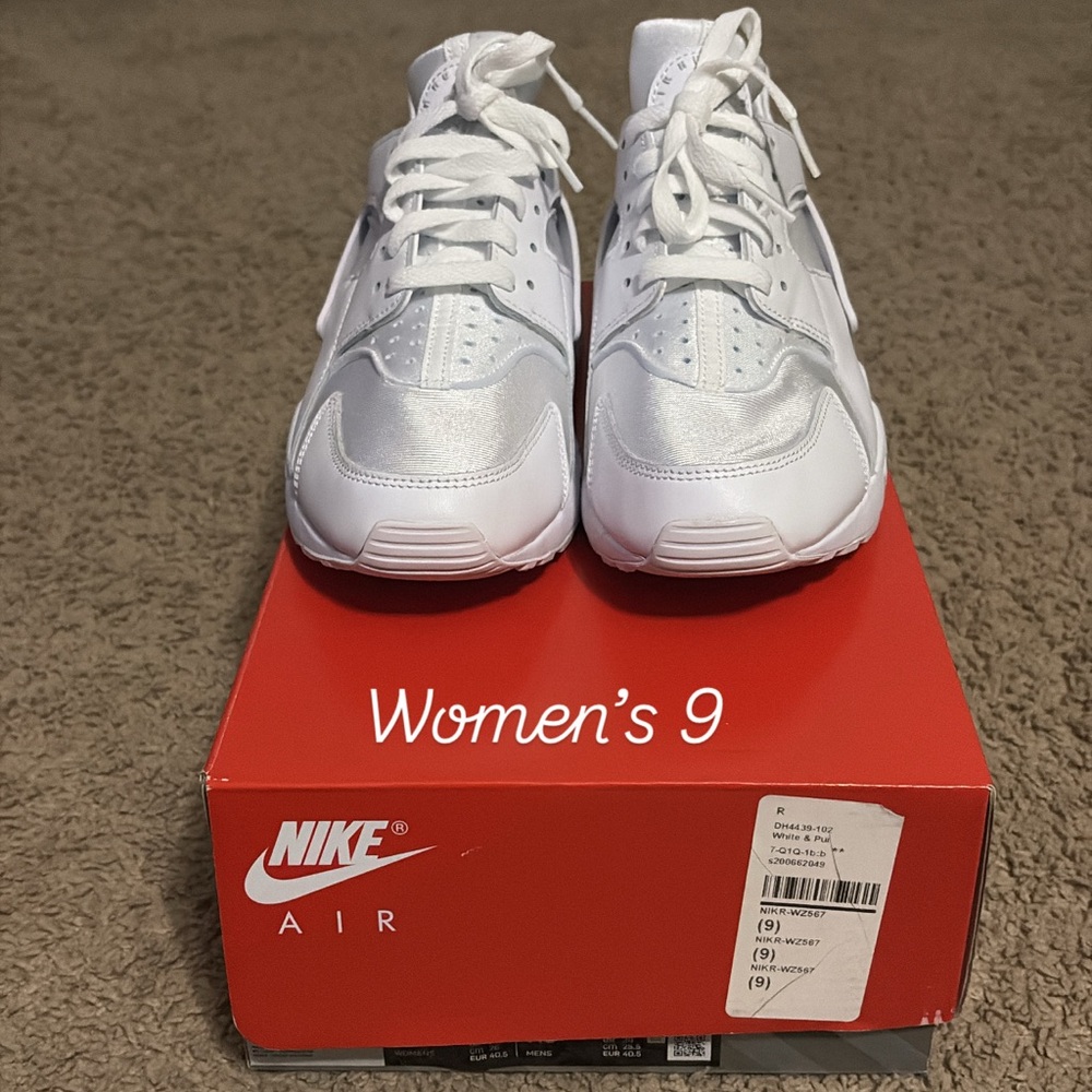 White Nike Air Huarache sneakers